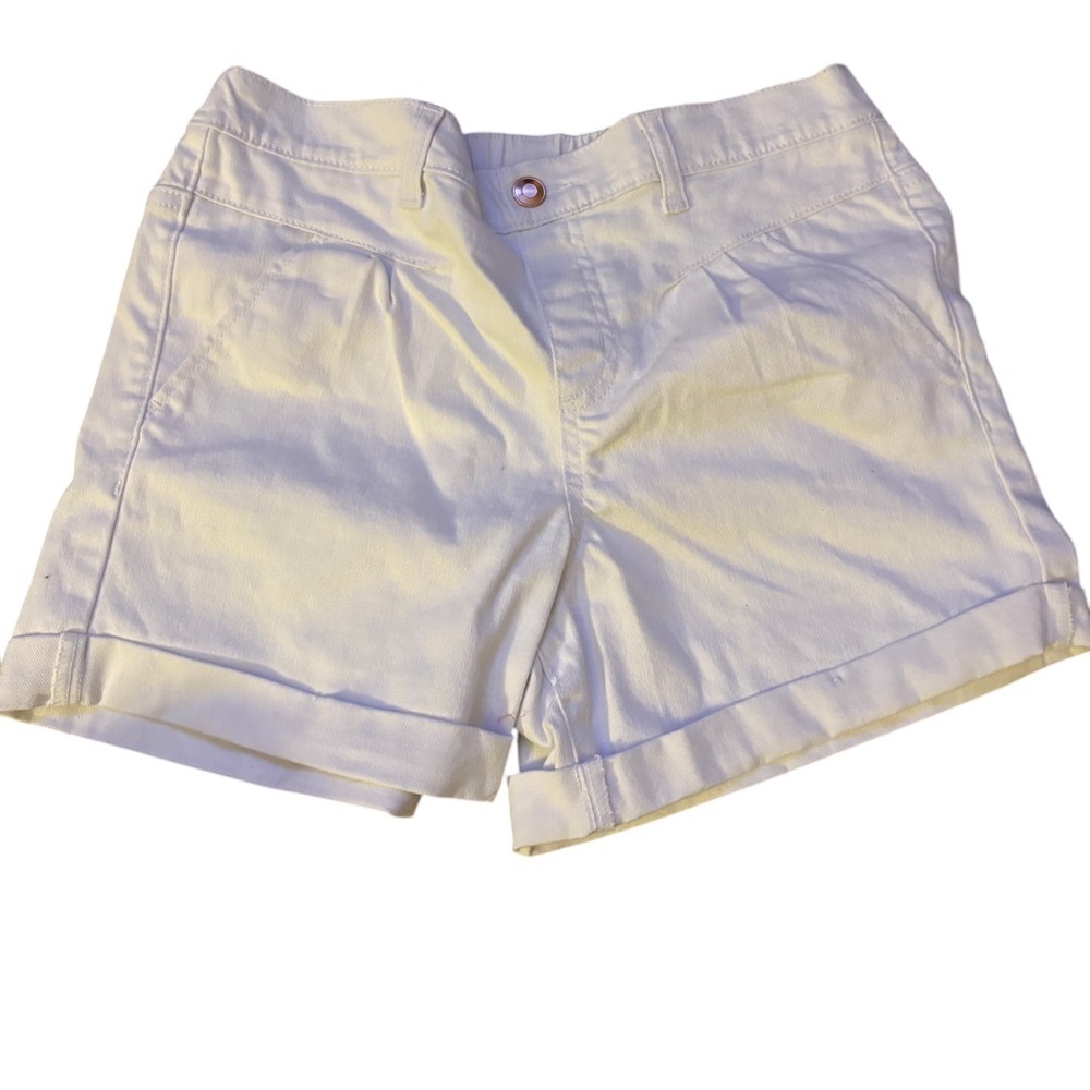 White jean shorts, good condition, light worn